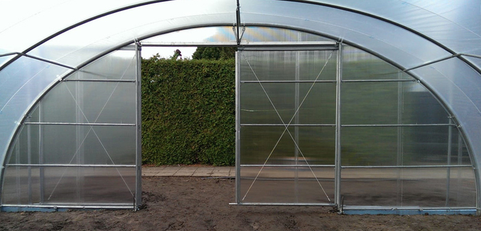 Starrer Giebel mit 2-flg. Schiebetür 3,50 br. x 2,80 m h. mit Stegdoppelplatten